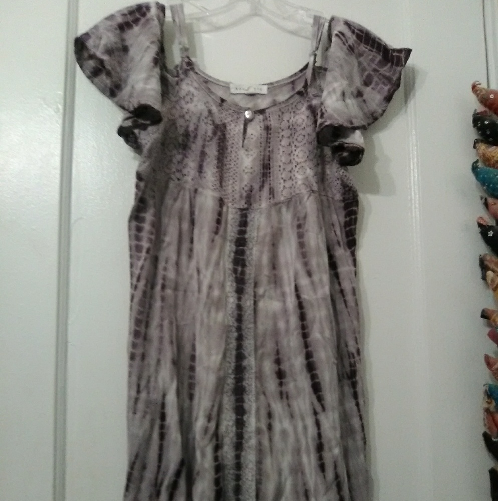 SOLDSocialite cold shoulder top